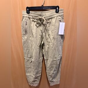 Athleta Trekkie Relaxed Mid-Rise Jogger